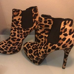 Gianna Bini Leopard Booties Size 7.5